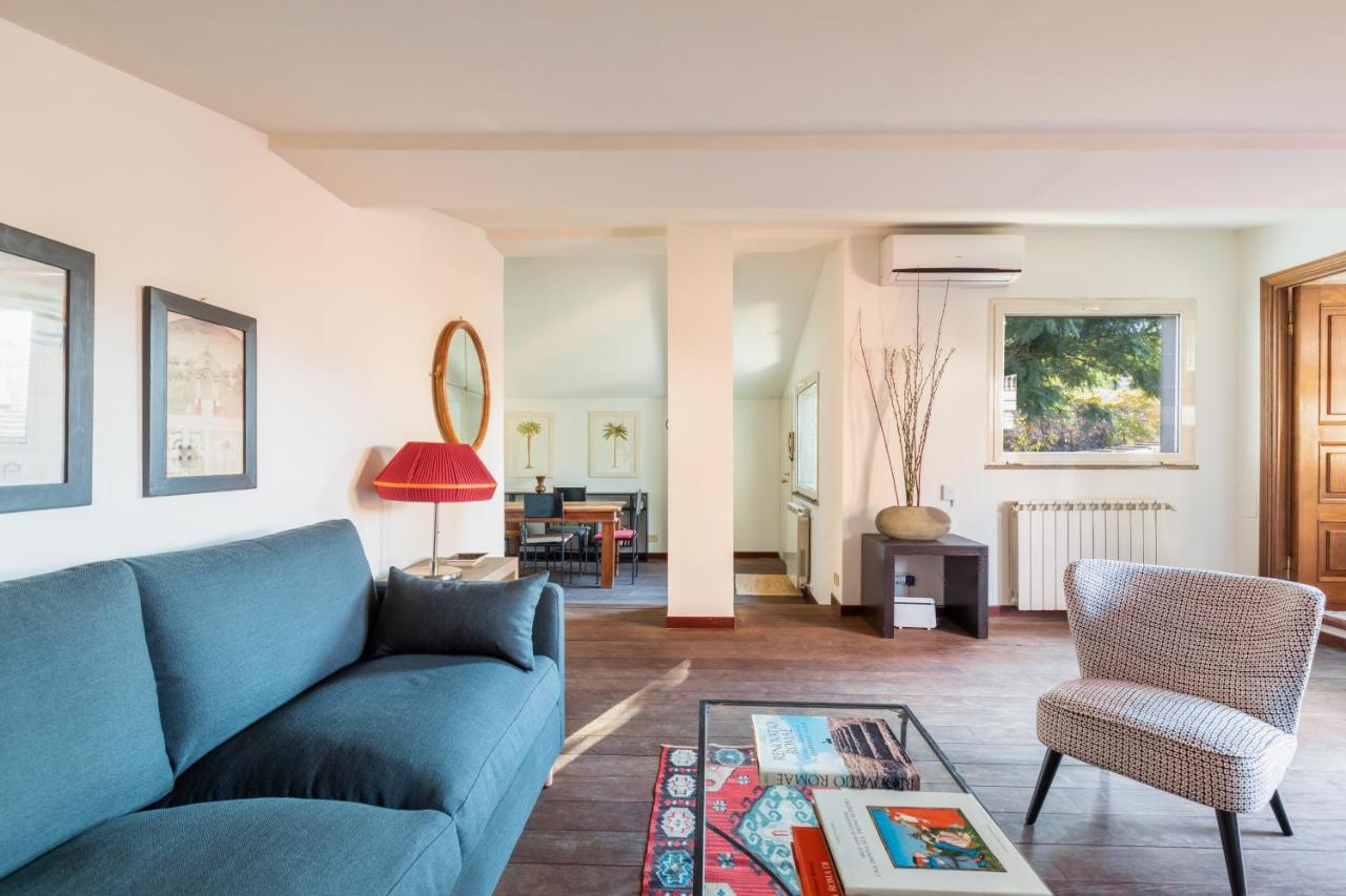 Bright And Comfy Terraced Apartment In Trastevere Rome Bagian luar foto