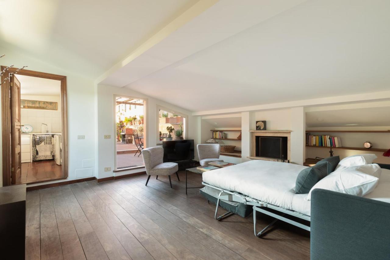 Bright And Comfy Terraced Apartment In Trastevere Rome Bagian luar foto