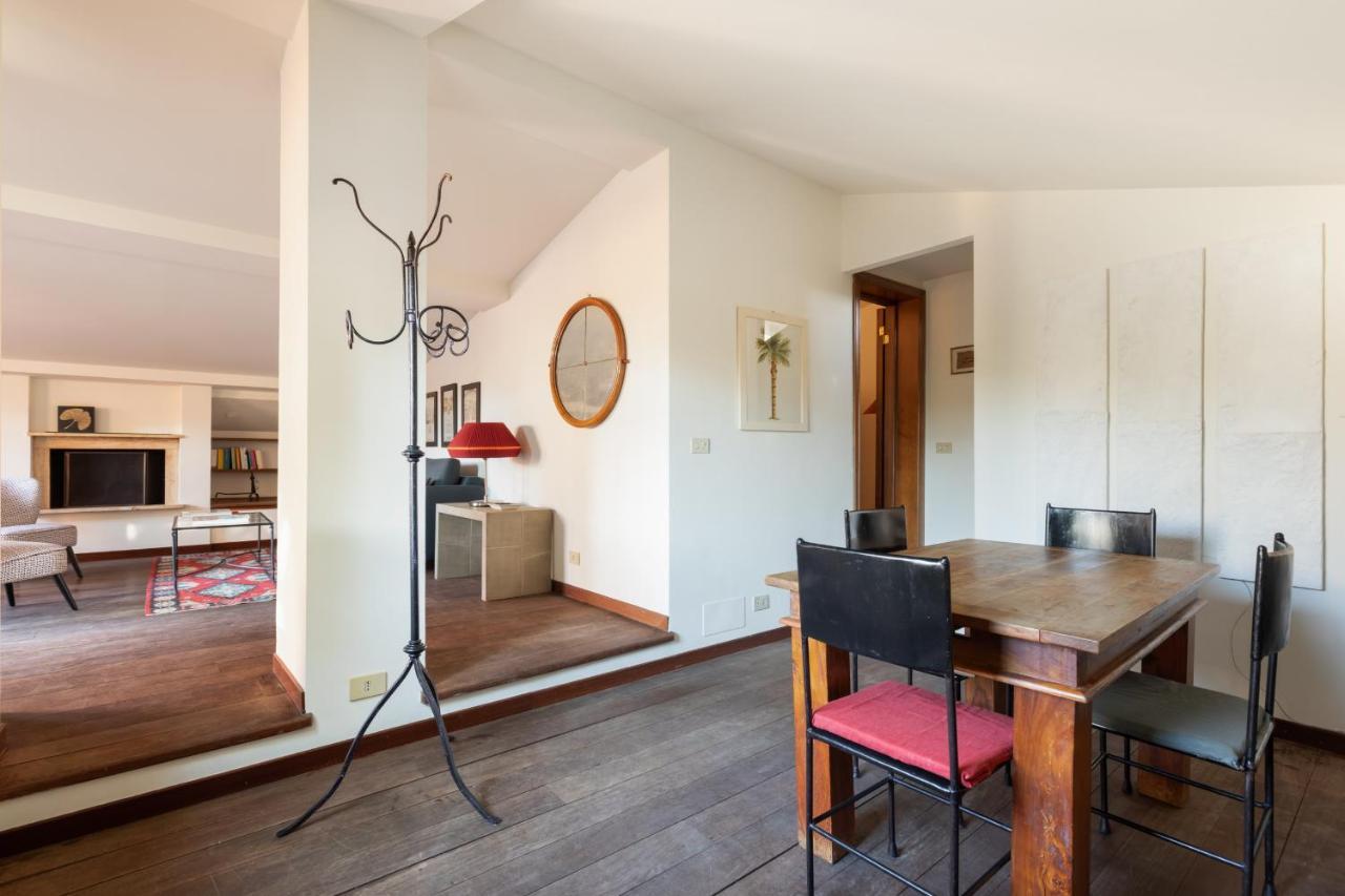 Bright And Comfy Terraced Apartment In Trastevere Rome Bagian luar foto
