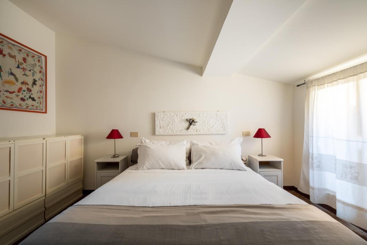 Bright And Comfy Terraced Apartment In Trastevere Rome Bagian luar foto