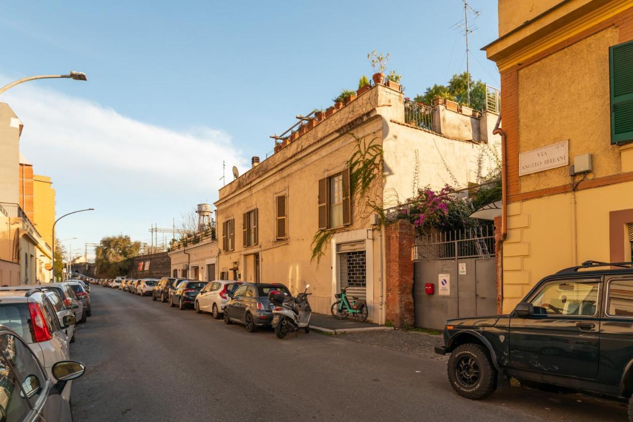 Bright And Comfy Terraced Apartment In Trastevere Rome Bagian luar foto